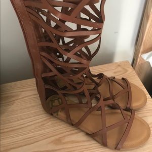 Stylish calf strappy sandals. Size 8.5